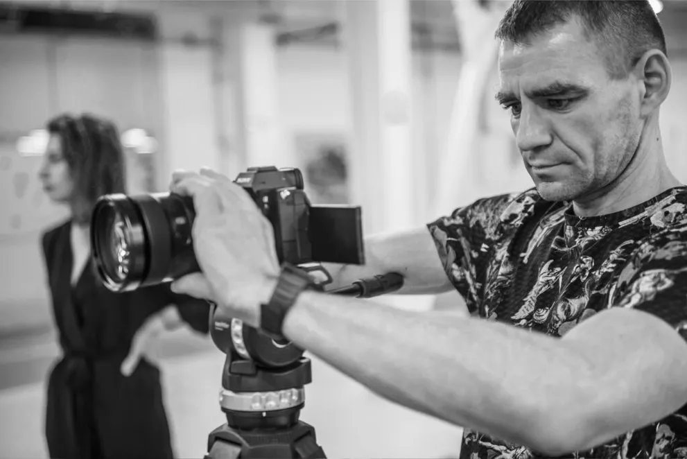 Sesja fotograficzna podczas tworzenia Wizualizacji Produktowych Franko stoły